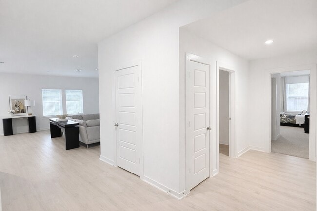 Building Photo - 8554 Tropical Breeze Wy