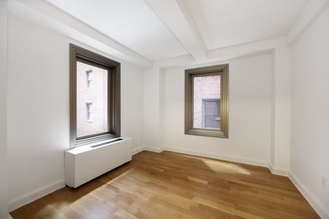 Building Photo - 101 W 55th St