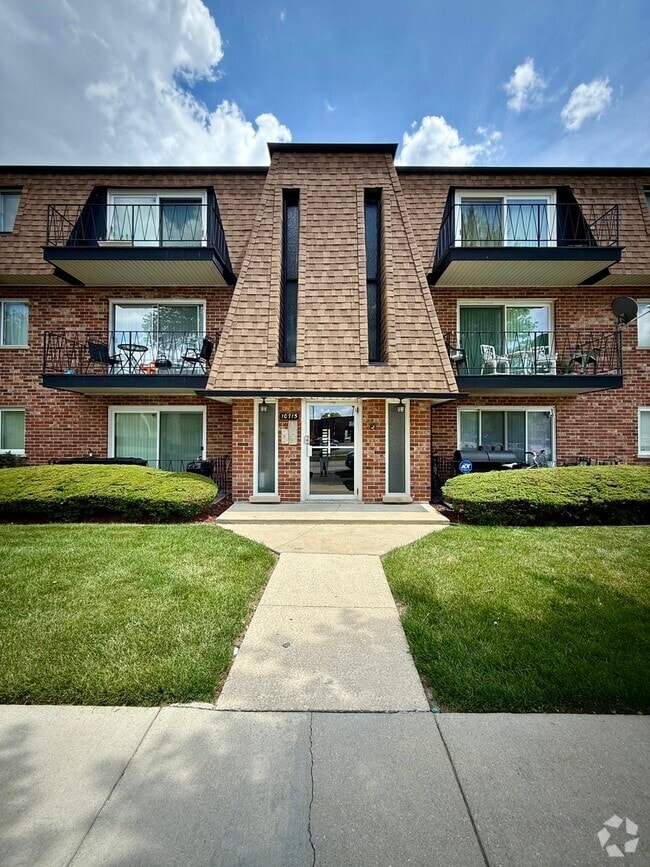 Building Photo - 10715 Keating Ave