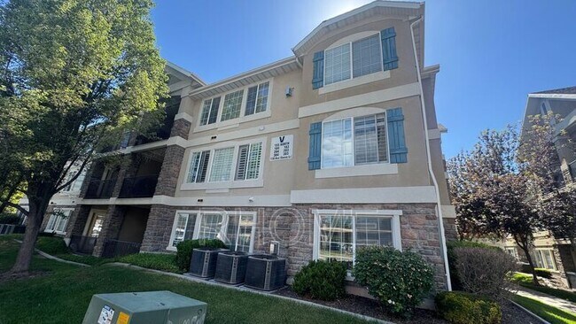 Building Photo - 155 N 1120 W