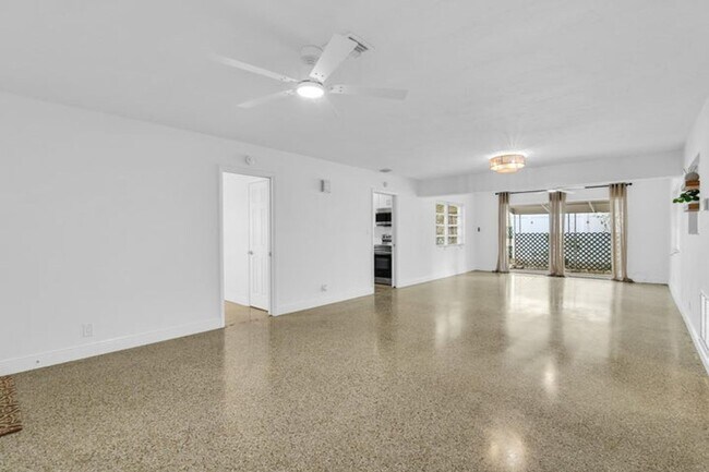 Foto del edificio - 702 Sunset Dr