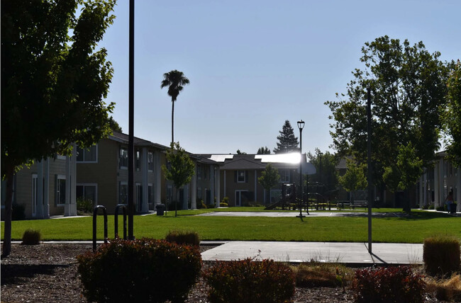 Building Photo - Greenway Village Apartments