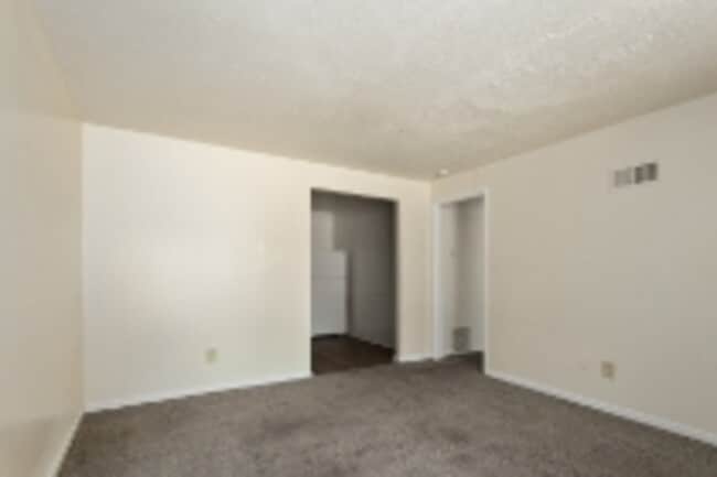 Building Photo - 405 W 87 Pl