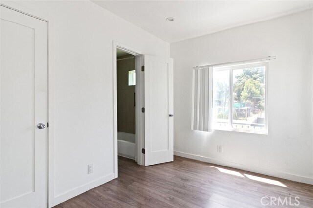 Foto del edificio - 1257 W 38th St