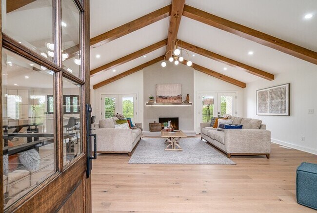 Foto del edificio - 95 Short Dr