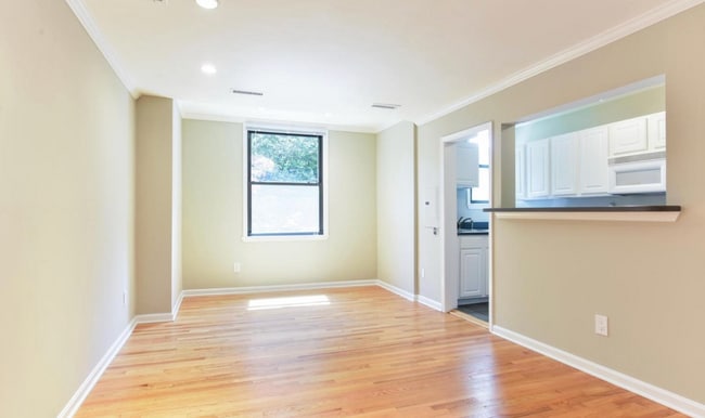 Building Photo - 1661 Park Rd NW