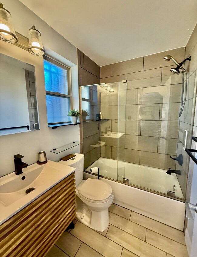 Foto del edificio - 1367 K St SE