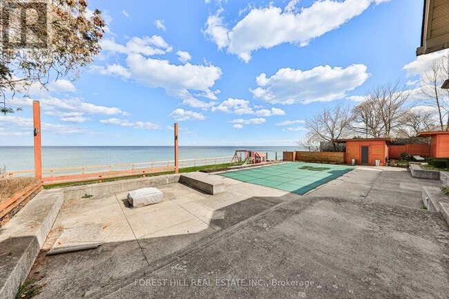 Photo du bâtiment - 1470 Watersedge Rd