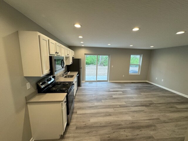 Foto del edificio - Brand-New 2 Bed / 1.5 Bath Townhome with Modern Finishes