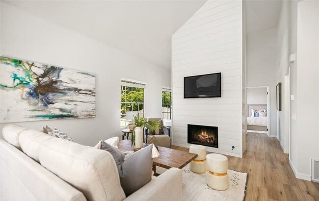 "Charming 1-Bedroom Retreat in Santa Ana!" - "Charming 1-Bedroom Retreat in Santa Ana!" Apartment