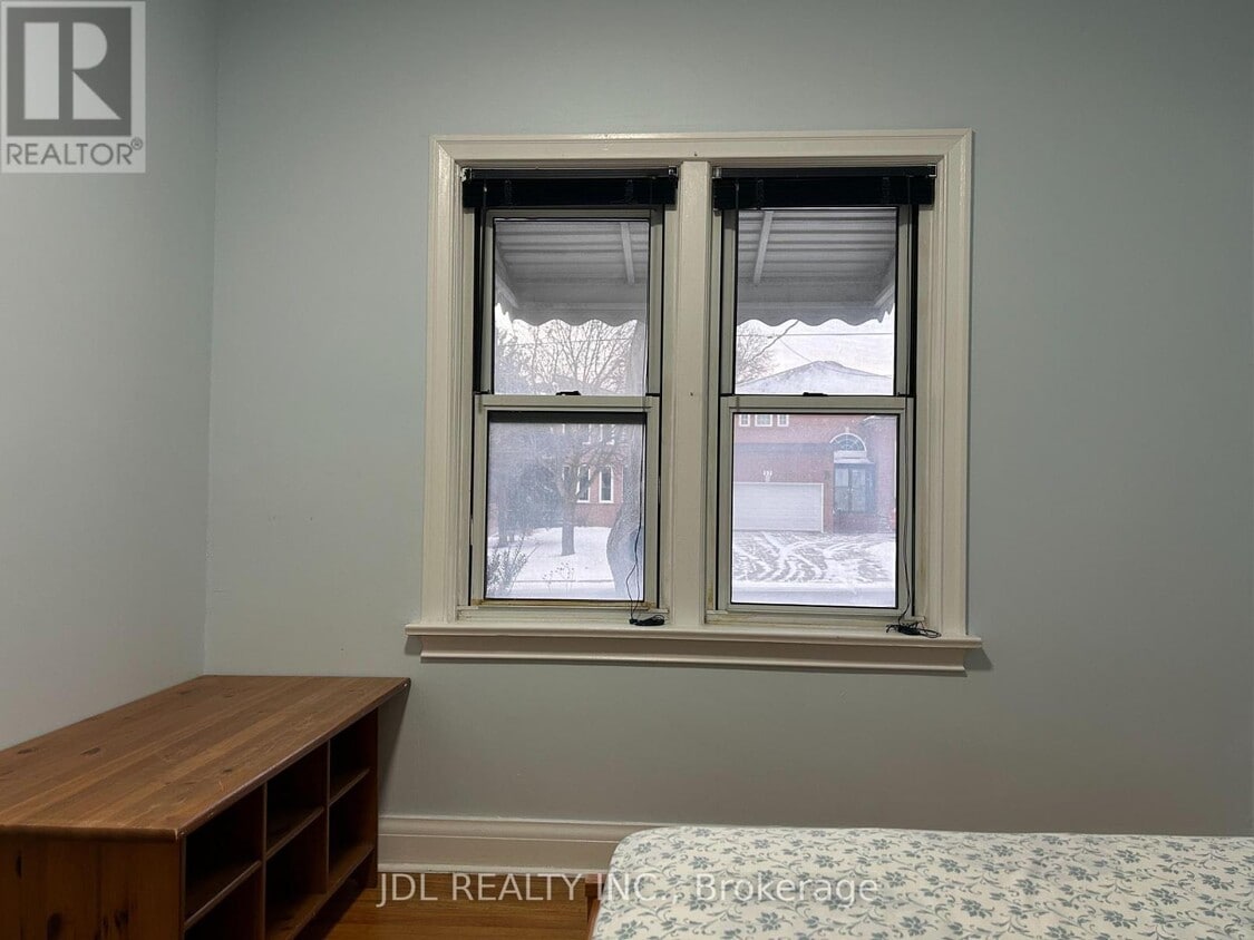 Building Photo - 58 Grandview Ave