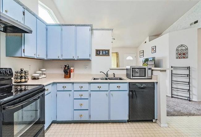 Foto del edificio - 6834 Troy Ln NE