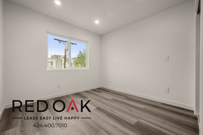 Foto del edificio - Magnificent Two Story, Three Bedroom with ...