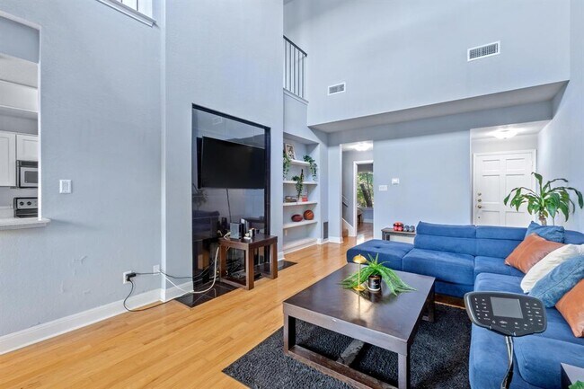 Foto del edificio - 4711 Spicewood Springs Rd