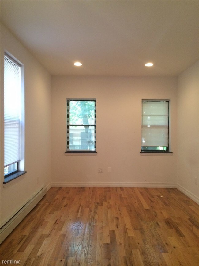 Building Photo - 1010 Halsey St