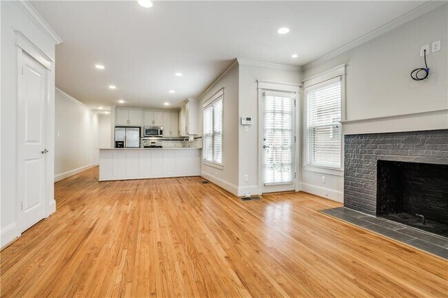 Building Photo - Historic 1bd|1ba -  Winnetka Heights Residence Near Bishop Arts