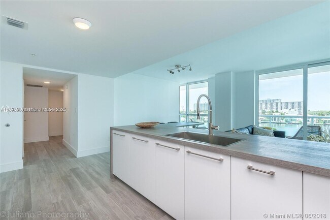 Foto del edificio - 400 Sunny Isles Blvd