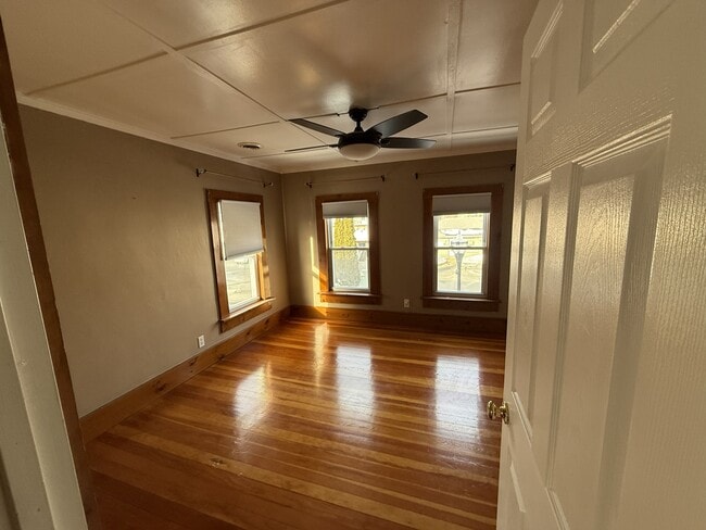 Building Photo - 58 Arnold St