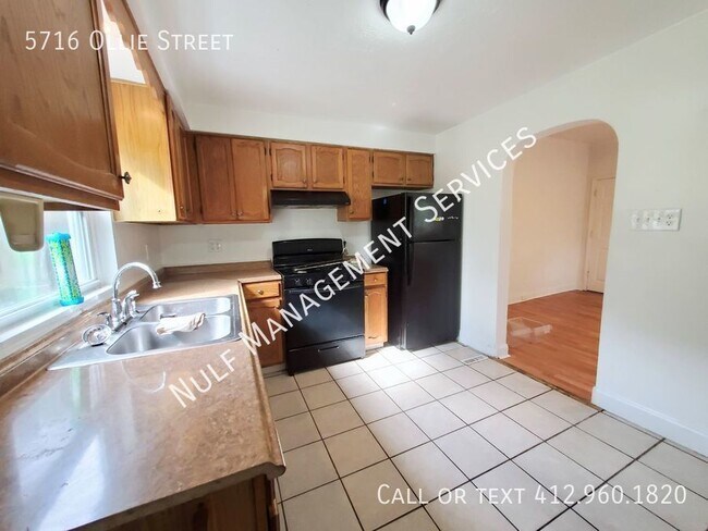 Foto del edificio - 2 Bed, 1 Bath plus bonus room located in L...