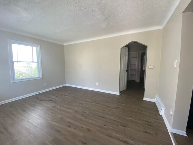 Foto del edificio - Fully Renovated 3-Bedroom Home – Move-In R...