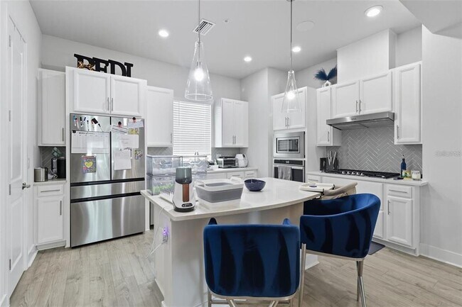 Building Photo - 2511 N Grady Ave