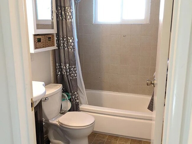 Foto del edificio - 1834 Burley Dr