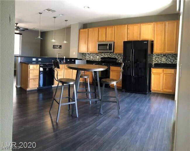 Foto del edificio - 9368 Hopcroft Ave