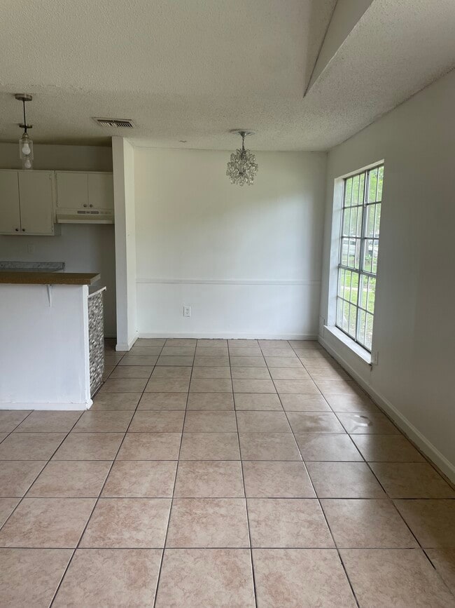 Foto del edificio - Farley Drive Unit B