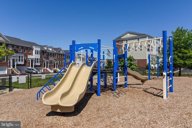 Building Photo - 42724 Redpath Terrace