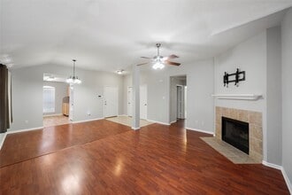 Building Photo - 10807 Twin Circles Dr