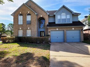 Building Photo - 17403 Canyon Knoll Dr