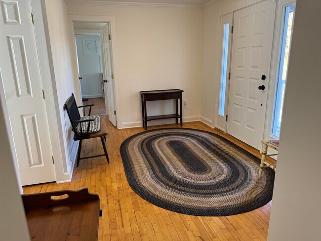 Foto del edificio - 11 Barnes Hill Rd