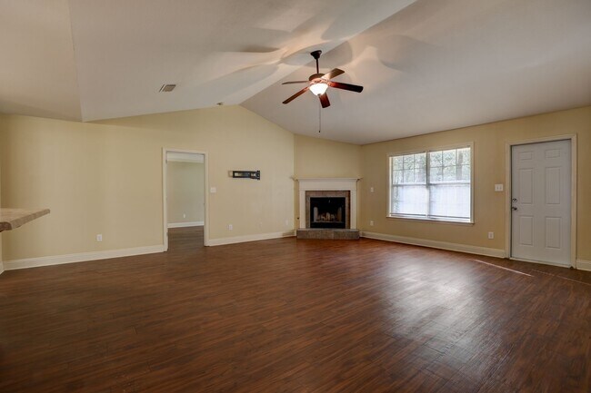 Foto del edificio - 4-bedroom, 2-bath home in Bay Branch Villas