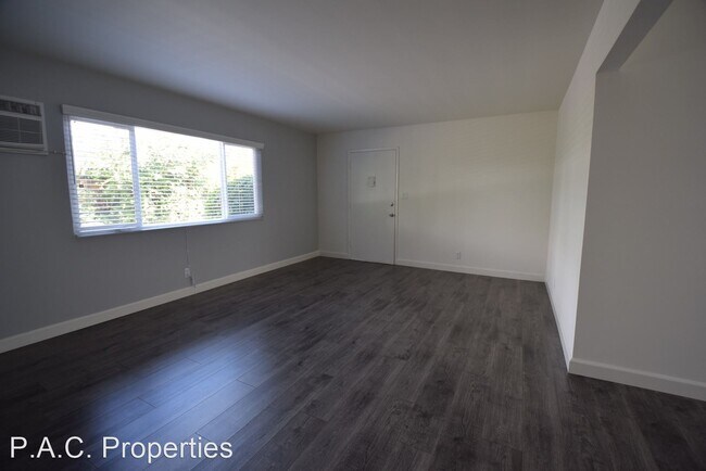 Building Photo - 1 br, 1 bath Apartment - 5230 Kester Avenu...