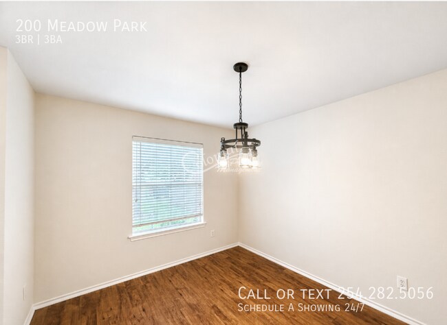 Building Photo - 200 Meadow Park Dr