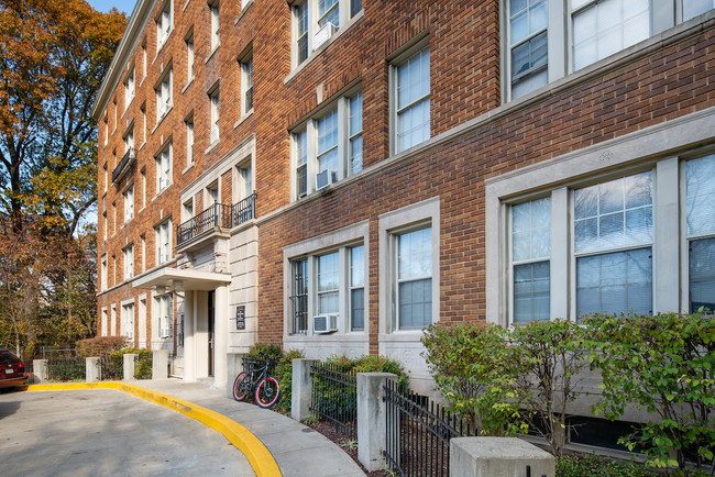 Building Photo - Pershing House