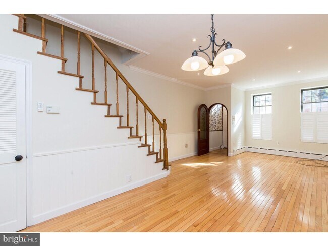 Building Photo - 203 Carpenter St