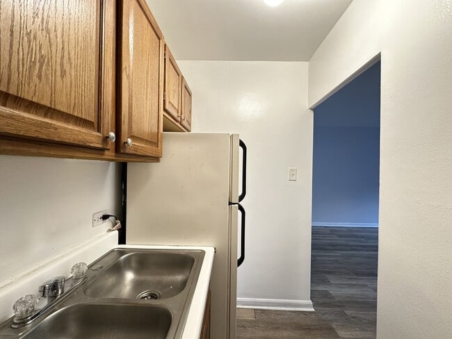 Building Photo - 4180 N Marine Dr