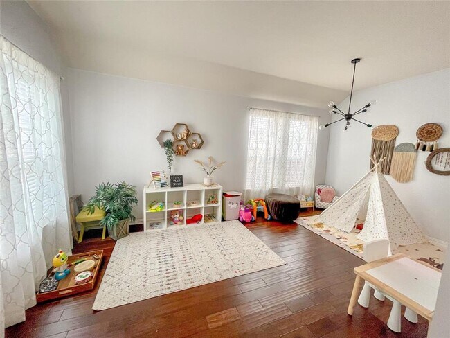 Building Photo - 1220 Glen Ellen Ct