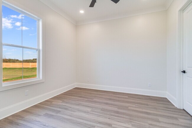 Foto del edificio - 310 Edsall Ln