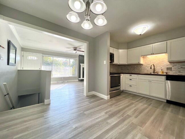 Foto del edificio - 210 E Madison St