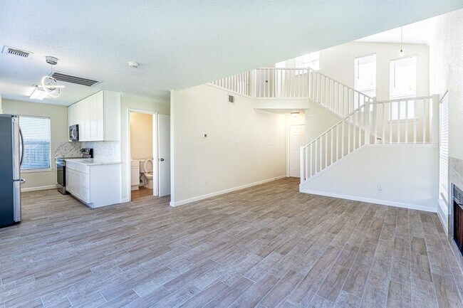 Building Photo - 2414 Pheasant Creek Dr