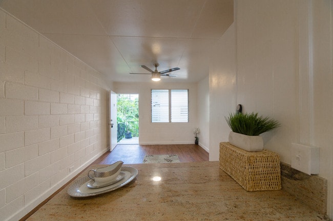 Building Photo - 242 Kaiulani Ave