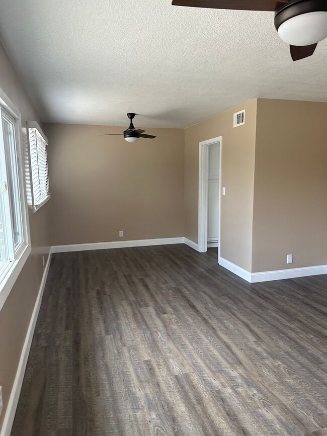 Building Photo - 3135 Courtney Dr