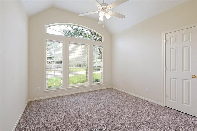 Building Photo - 4709 Shoal Creek Dr