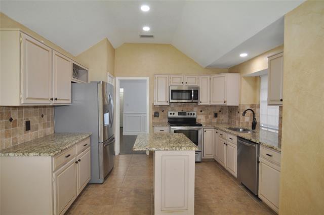 Building Photo - 3508 Lily Ln