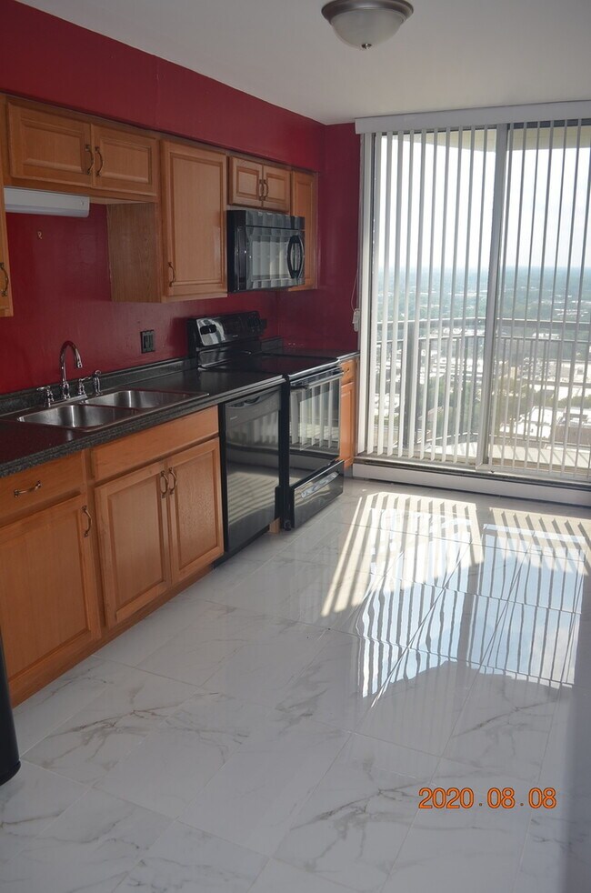 Foto del edificio - 6007 N Sheridan Rd