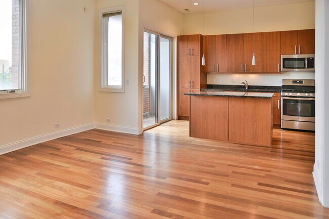 Foto del edificio - 1354 W Augusta Blvd