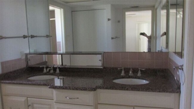 Building Photo - 3 br, 2.5 bath House - 2028 River Basin Terr