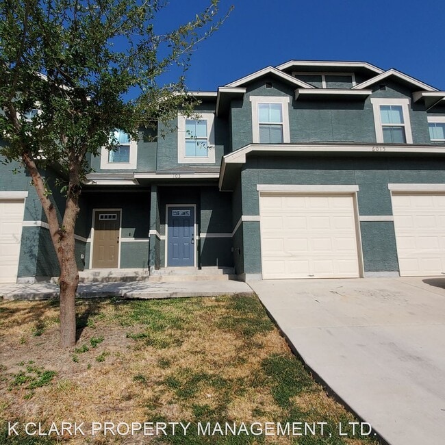 Foto del edificio - 3 br, 2.5 bath House - 6015 JAX WAY #103